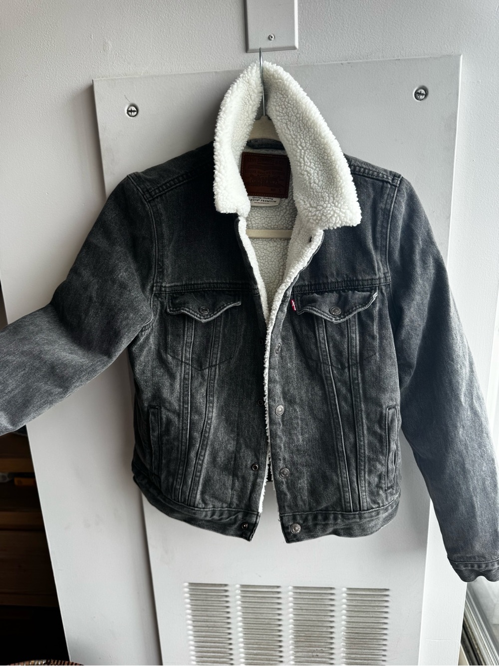 Levi’s Original Sherpa Trucker Jacket Gray Denim S - Picture 8 of 9